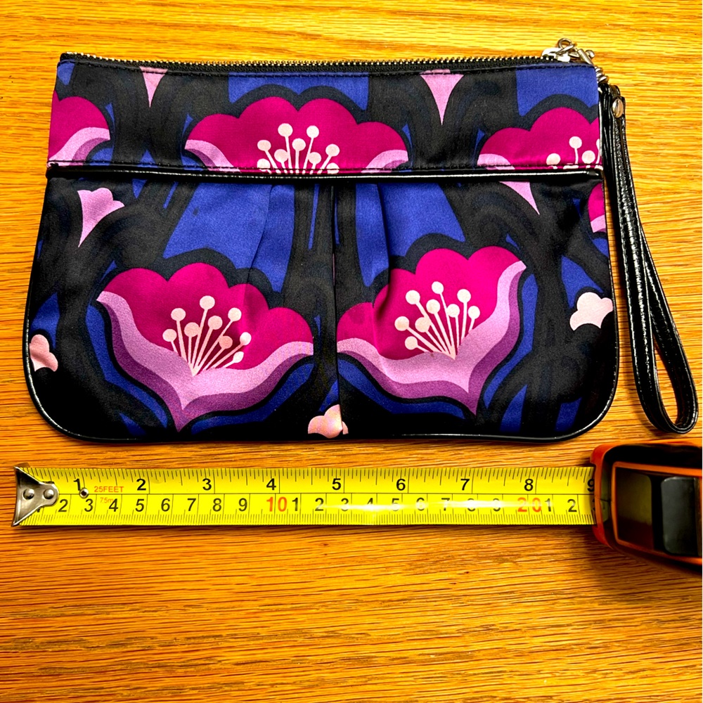 Floral Clutch - Picture 2 of 4